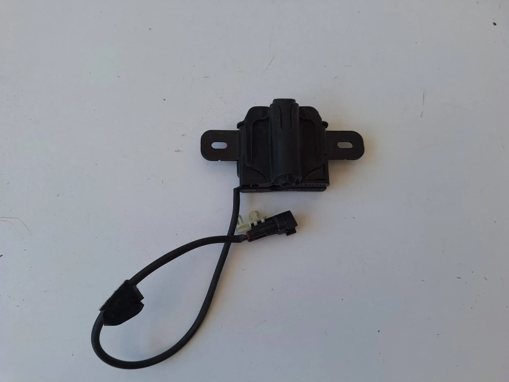 фото №1, Volvo xc60 v40 ii замок капот лівий 31371016 оригінал