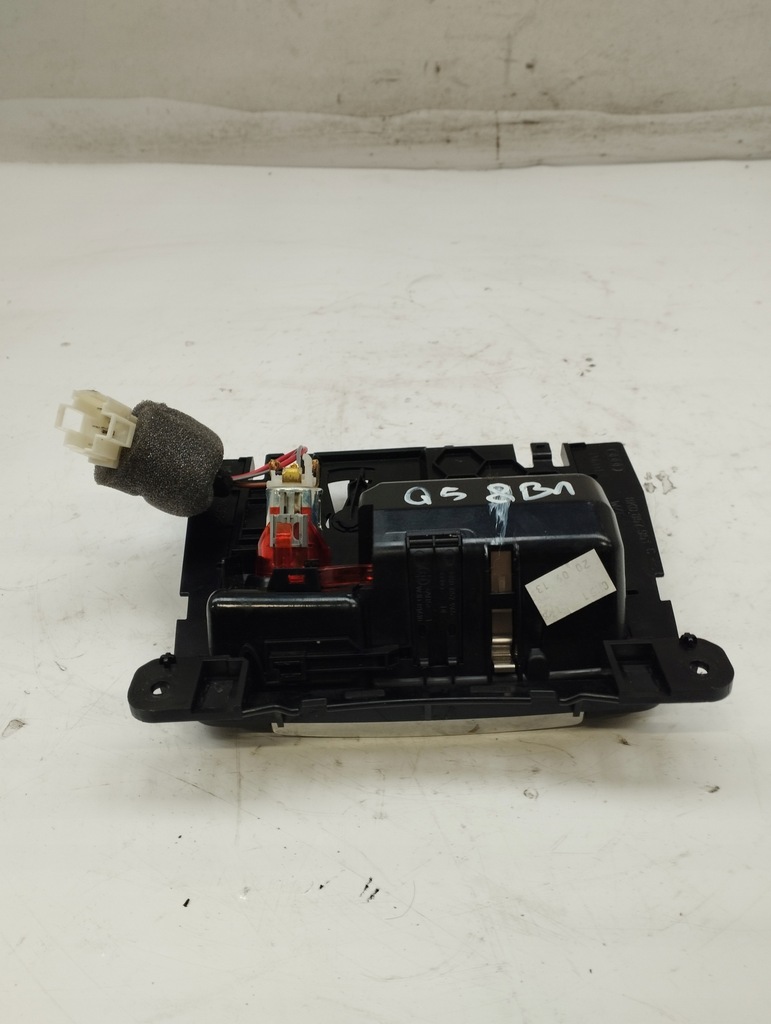 фото №10, Audi a4 b8 a5 q5 пепельница 8k0857951c