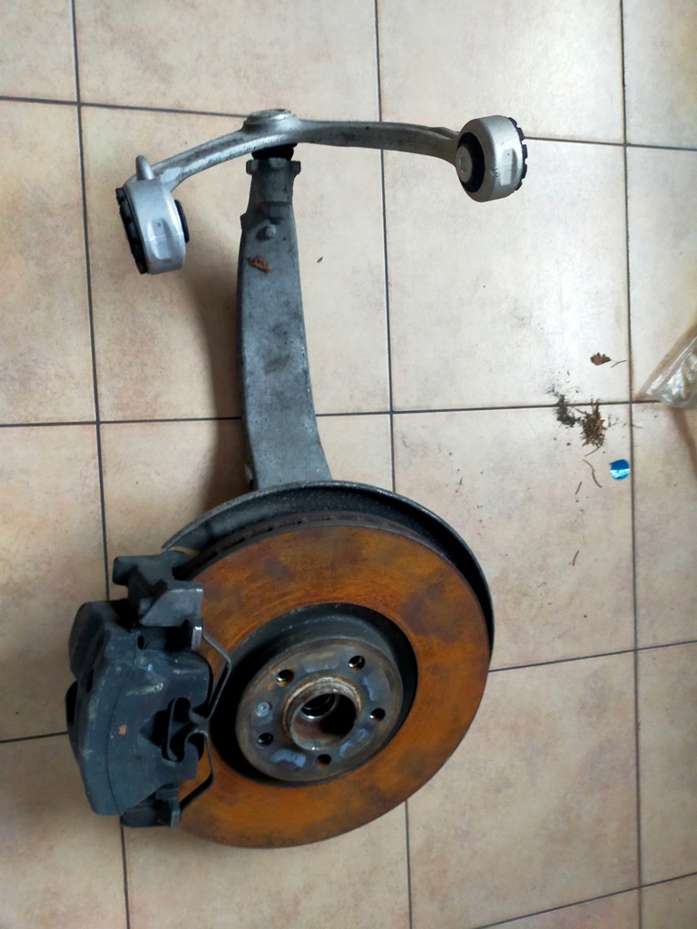 фото №1, Volvo s60 v60 cross country xc60 поворотный кулак передняя левая рычаг