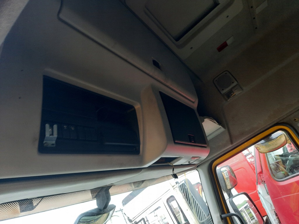 Кабіна комплектна renault premium dxi 460 механічна коробка передач Зі Шроту