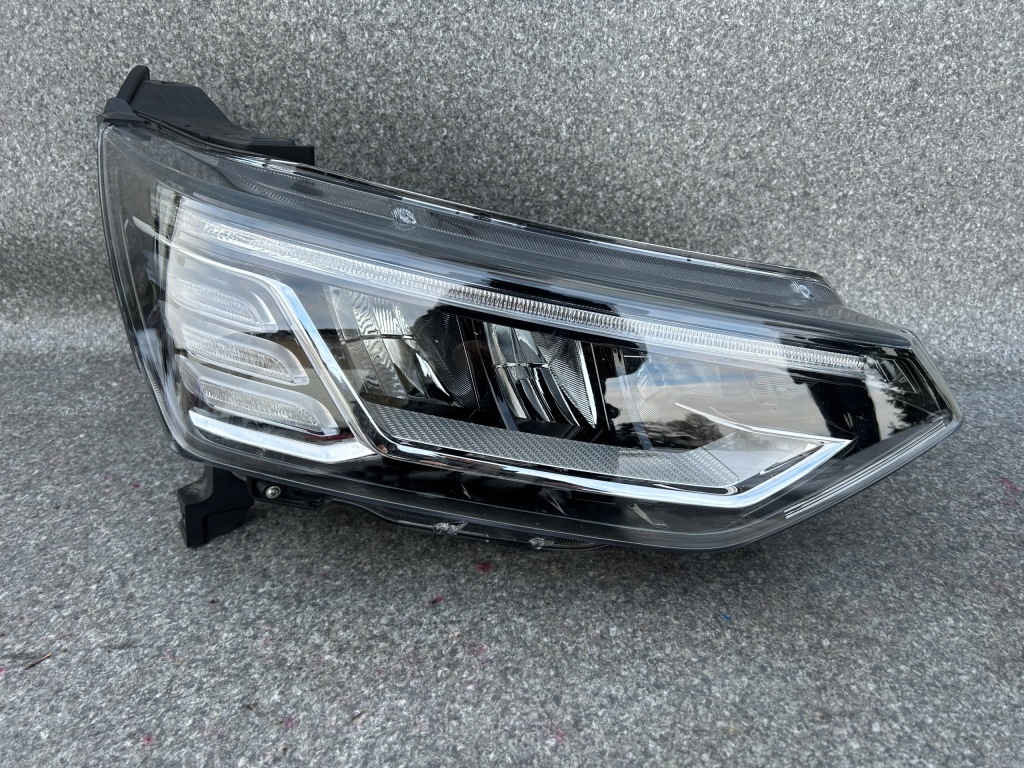 Купити Лампа права передня ssangyong kornado iv full led 8310237201