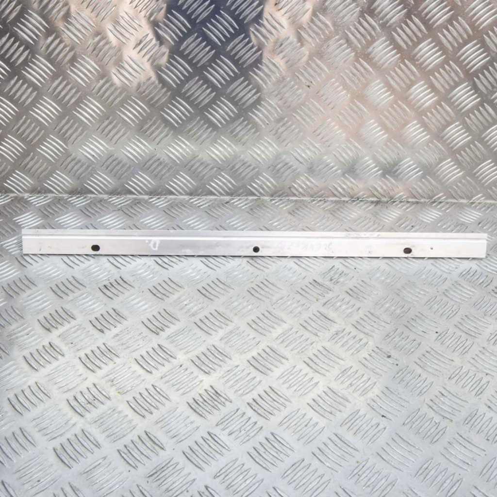 фото №1, Jaguar xk - xkr 2008 направляющая накладки порога