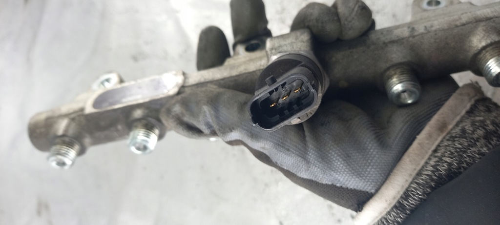 фото №4, Молдинг упорскування alfa romeo 147 02r hb