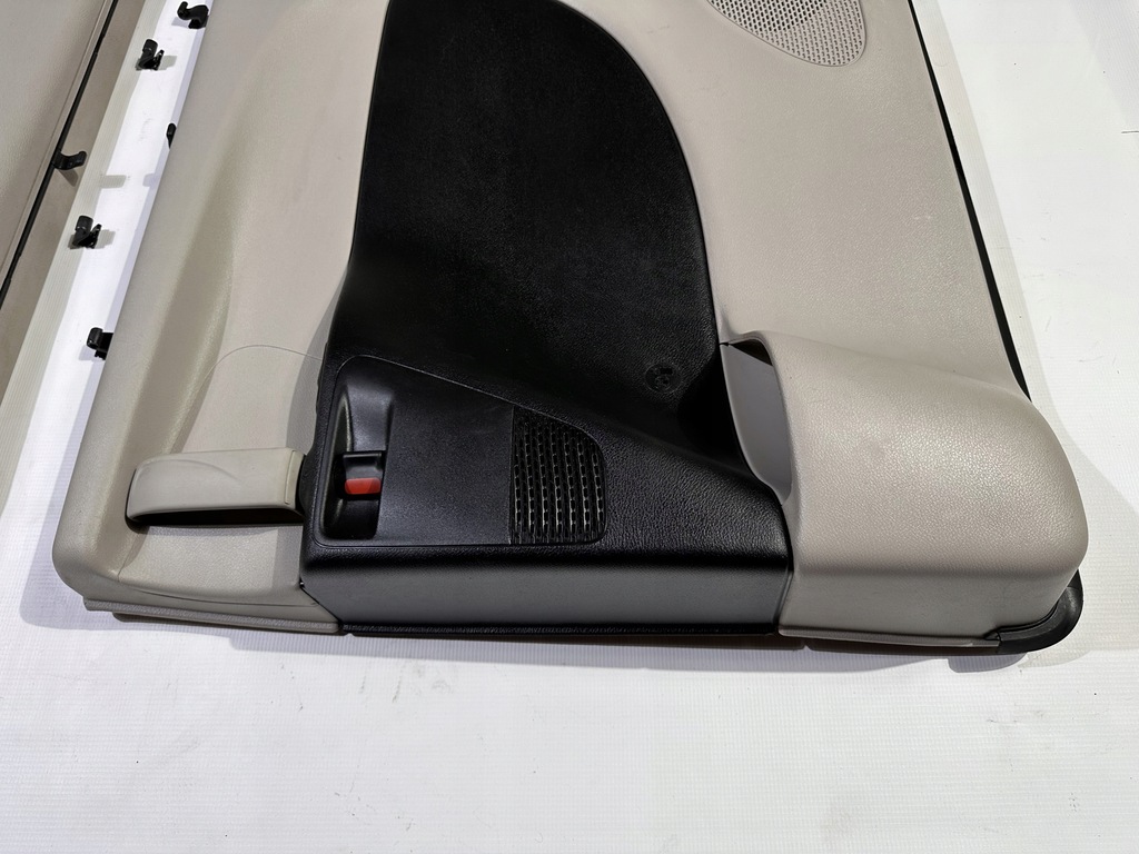 фото №6, Обшивки обшивка оббивка обшивка двері шторка chrysler pacifica 2016 - 2022