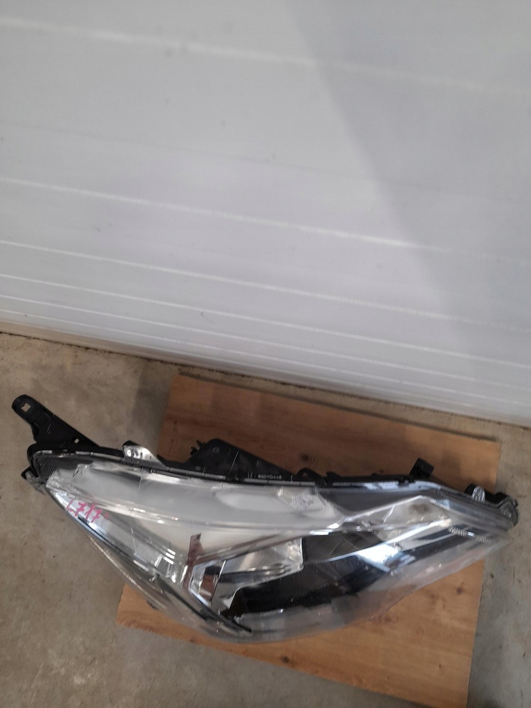 фото №2, Лампа передняя правая mitsubishi space star ii