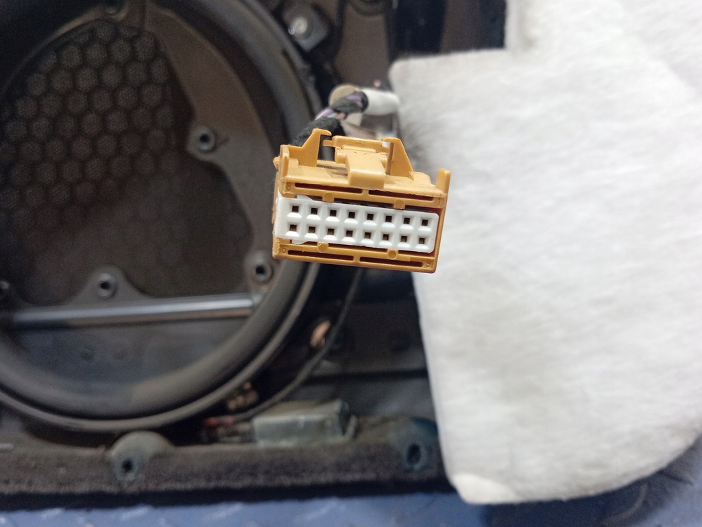 фото №4, Porsche cayenne i оббивка обшивка двері задня ліва