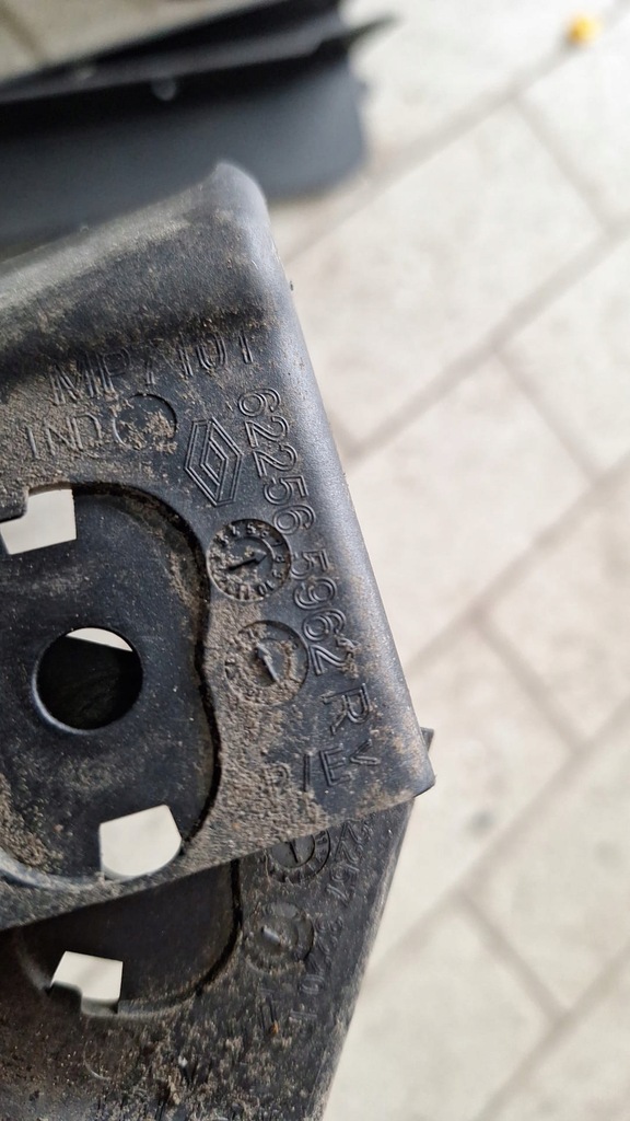 фото №8, Направляющая кронштейн пластик брызговик renault kadjar 622565962r 622573220r