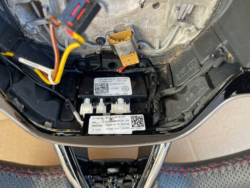 фото №6, Воздуховод skoda octavia iv rs vrs czerwona nić