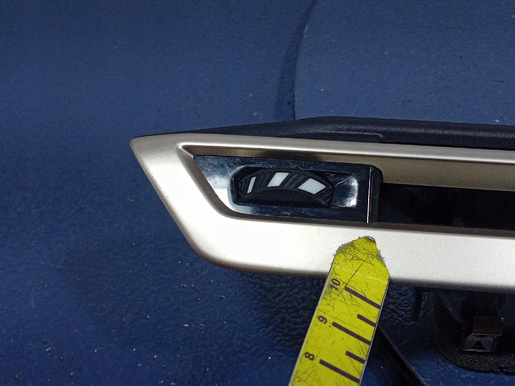 Bmw ix i20 ґрати обдув повітря середній 9490661 Недорого