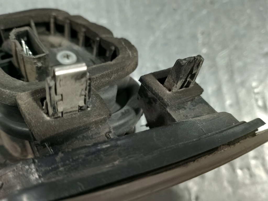 фото №8, Лампа задняя правая seat ibiza iii 6l6945096e 6l6945112d хэтчбек