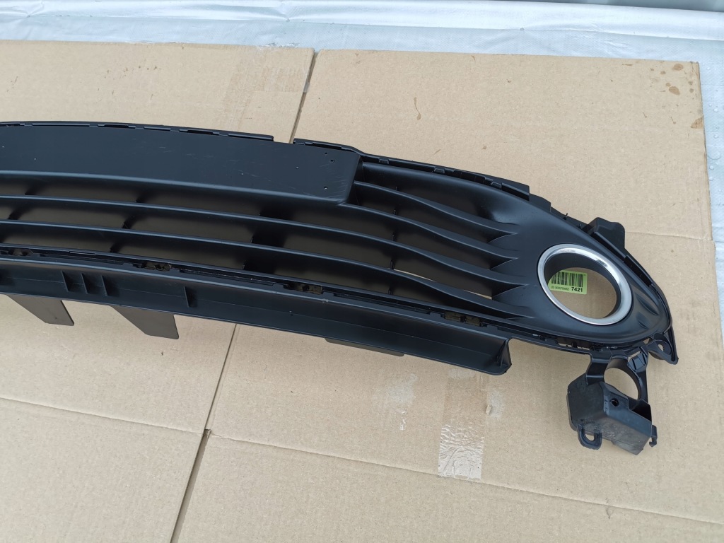 Renault clio iv 12-16 средняя решётка бампера передний 622542958r Киев