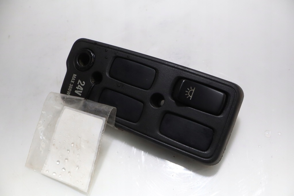 фото №3, Paenel рамка прикурювача scania r410