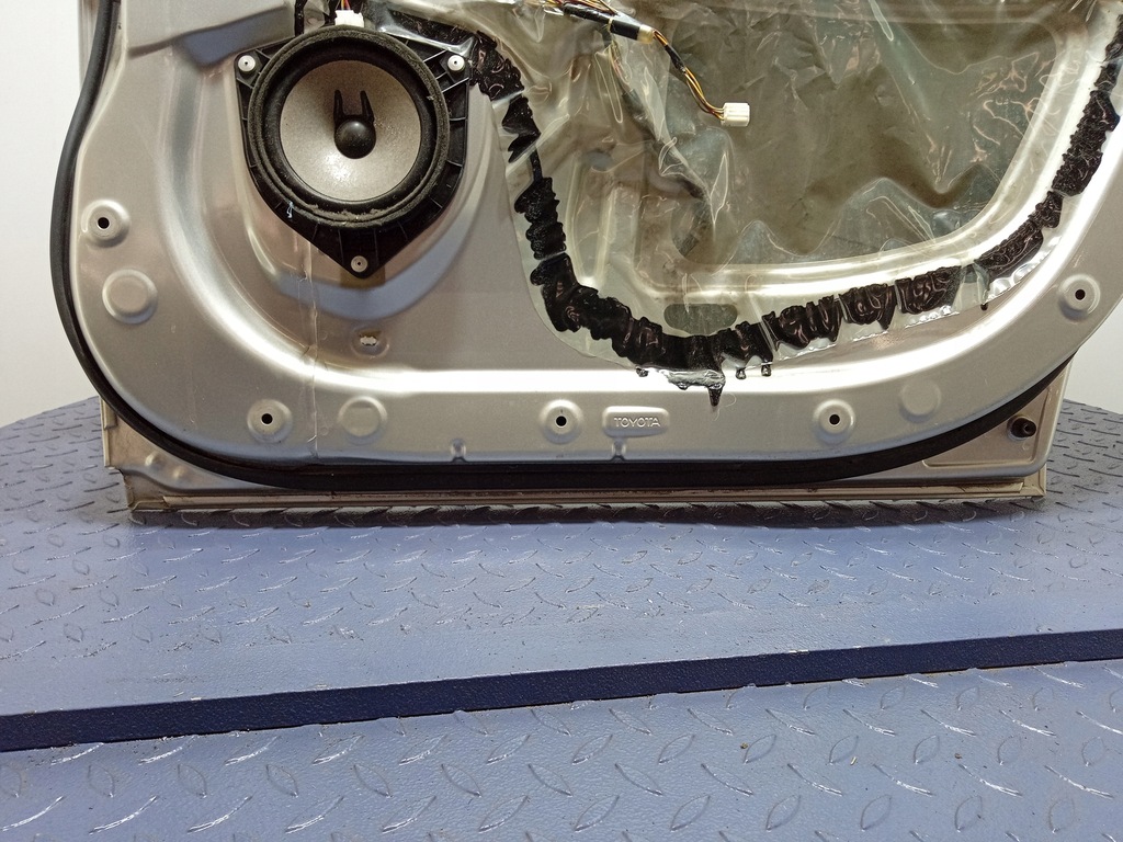 фото №3, Toyota corolla verso ii двері задня праве задні 1c0