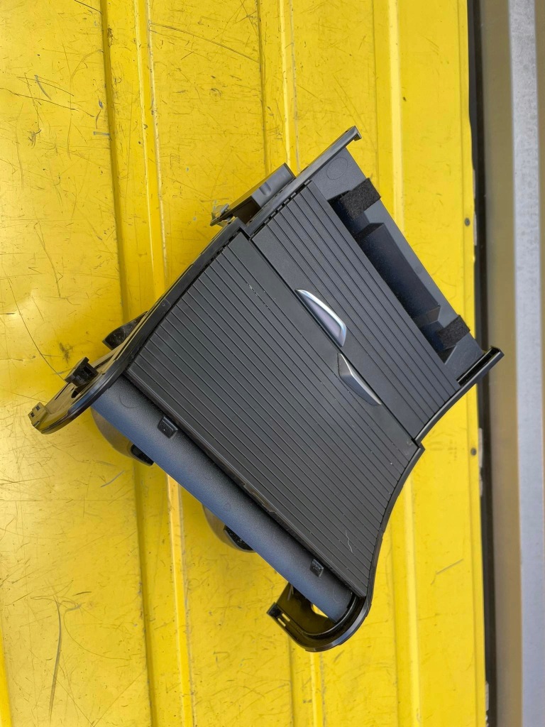 фото №1, Bmw x1 f48 бардачок na напої