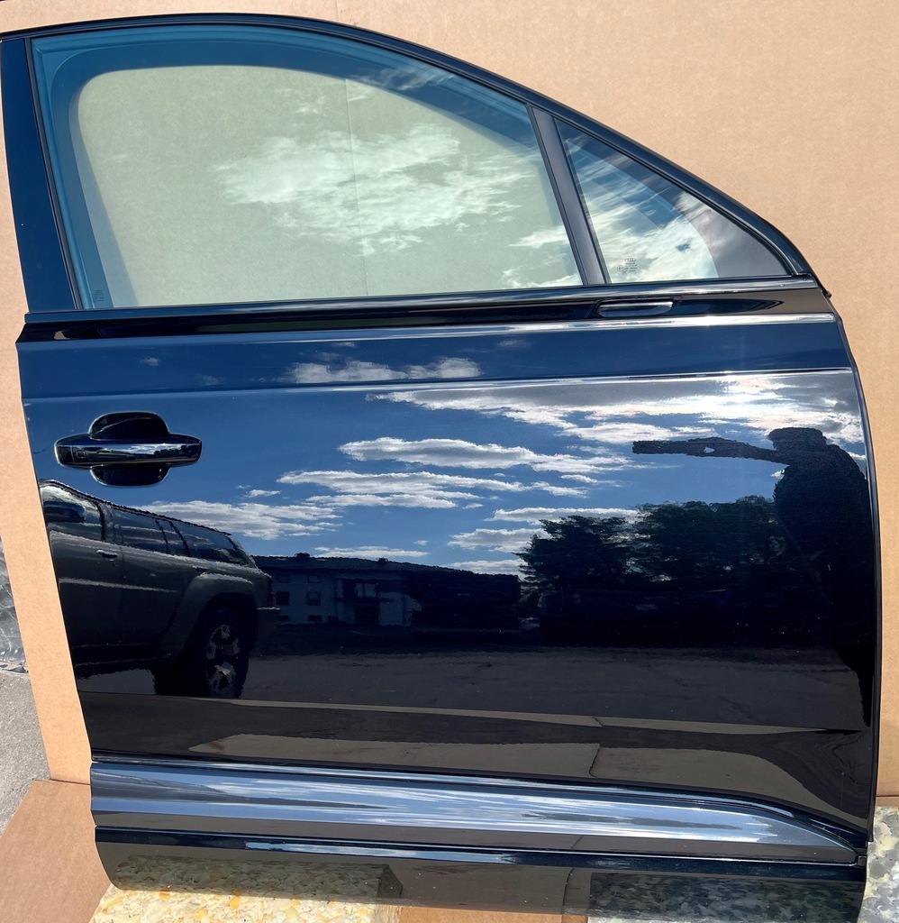 фото №1, Audi q7 sq7 4m0 s-line дверь правое передние lc9x w цвет