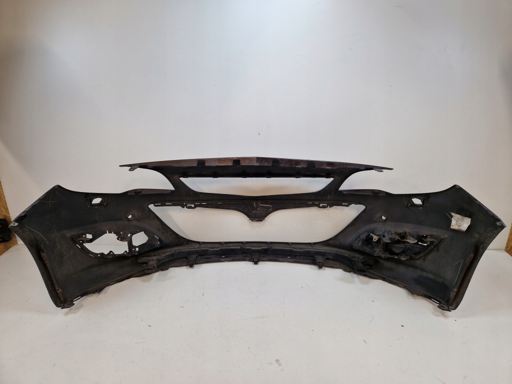 Opel astra iv 4 рестайлинг  бампер передний перед решётка 13368660 с Разборки