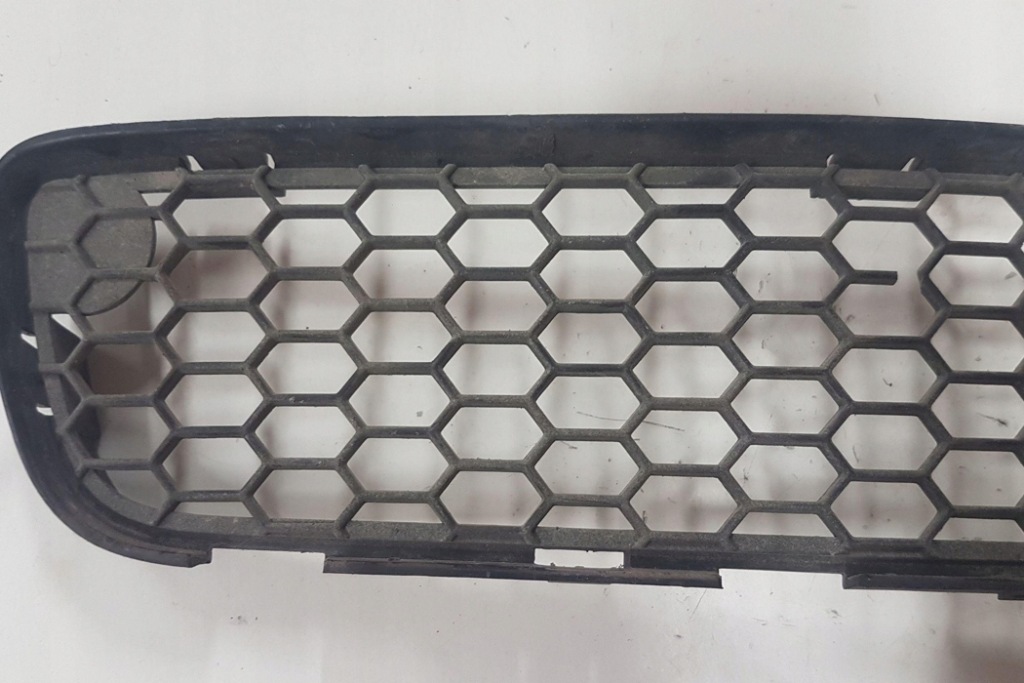 Решётка бампера средняя volvo s80 ii as 30678421 2.4l дизель 136kw 2007 Киев