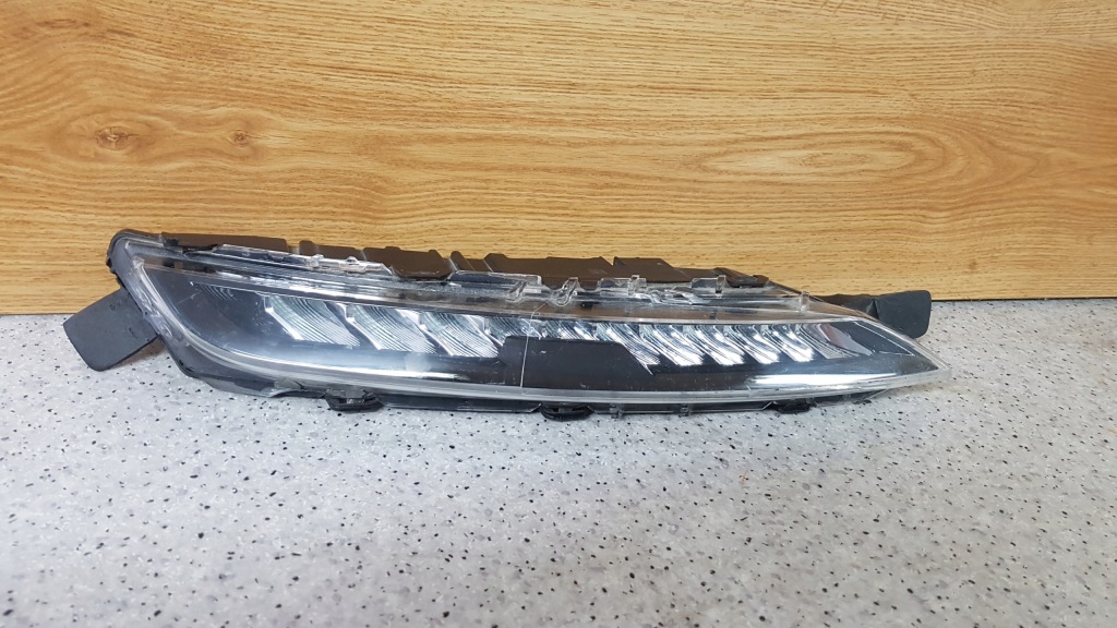 Купити C4 picasso led drl правий d 59