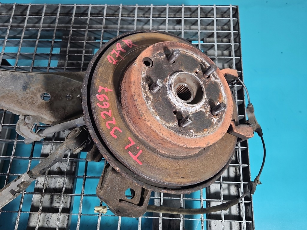 фото №2, Ступиця колеса задня поворотний кулак toyota rav4 iii 2.2