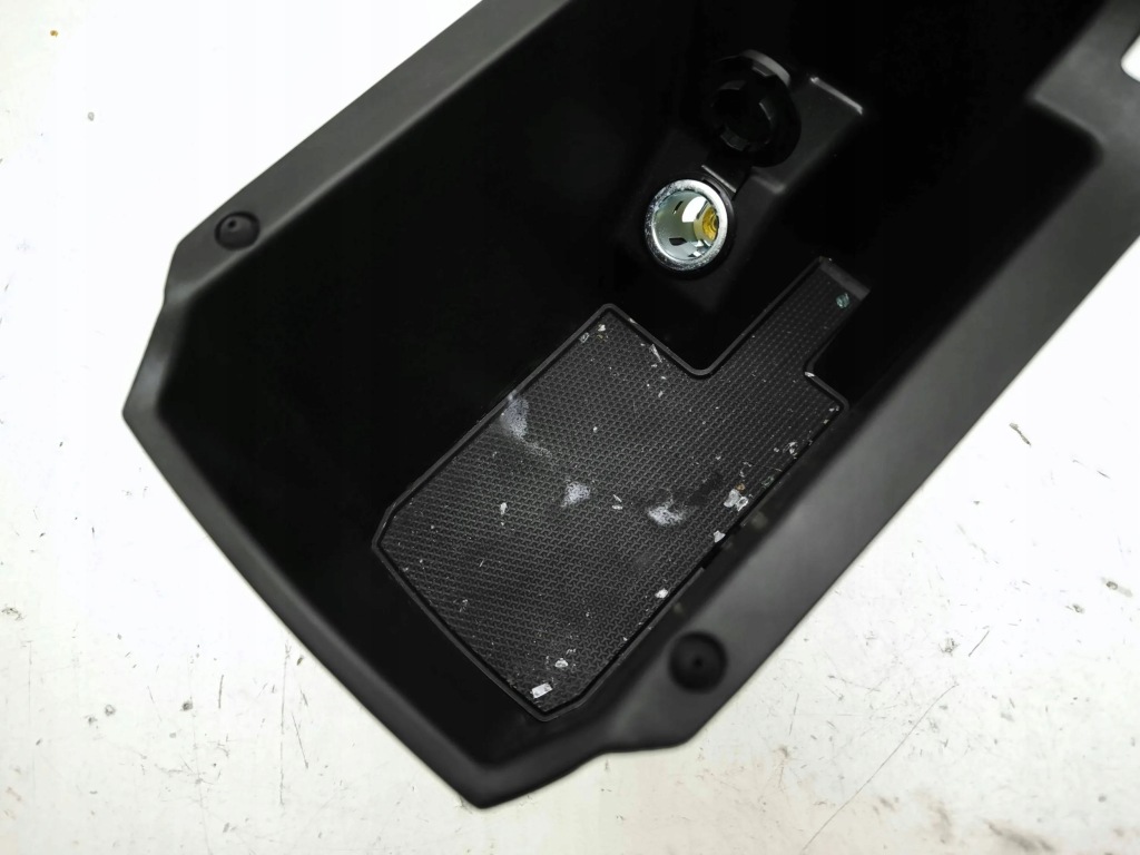 фото №7, Cupra formentor 2023 главный бардачок туннель среднего