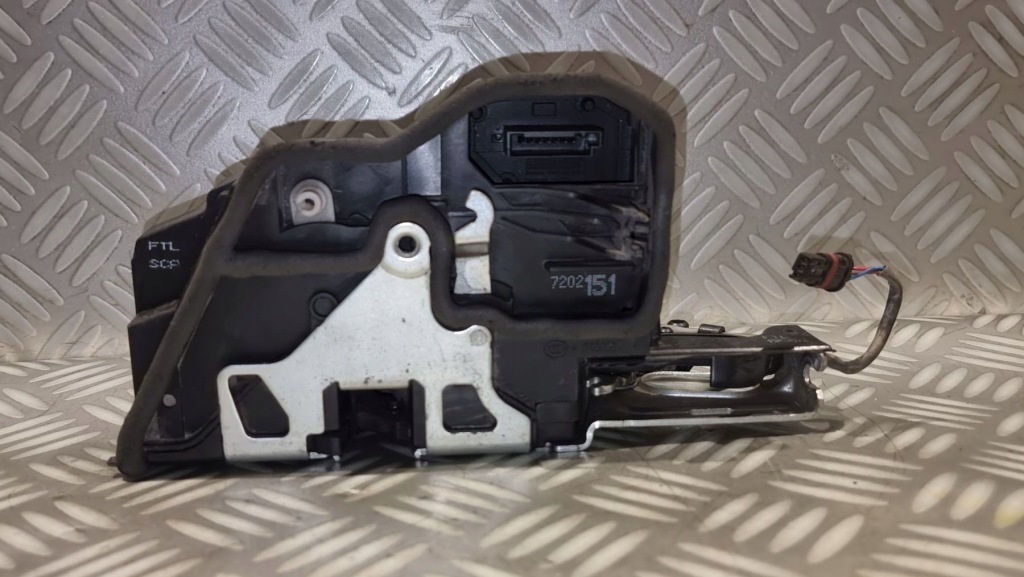 Купить Bmw 5 e60 e61 рестайлинг  замок дверь левый перед 7202151 под доводчик soft close eur