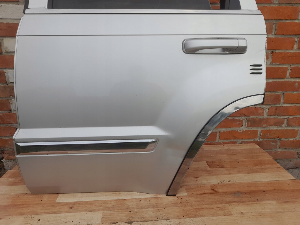 фото №6, Jeep grand cherokee wk 5-10 дверь левый задняя