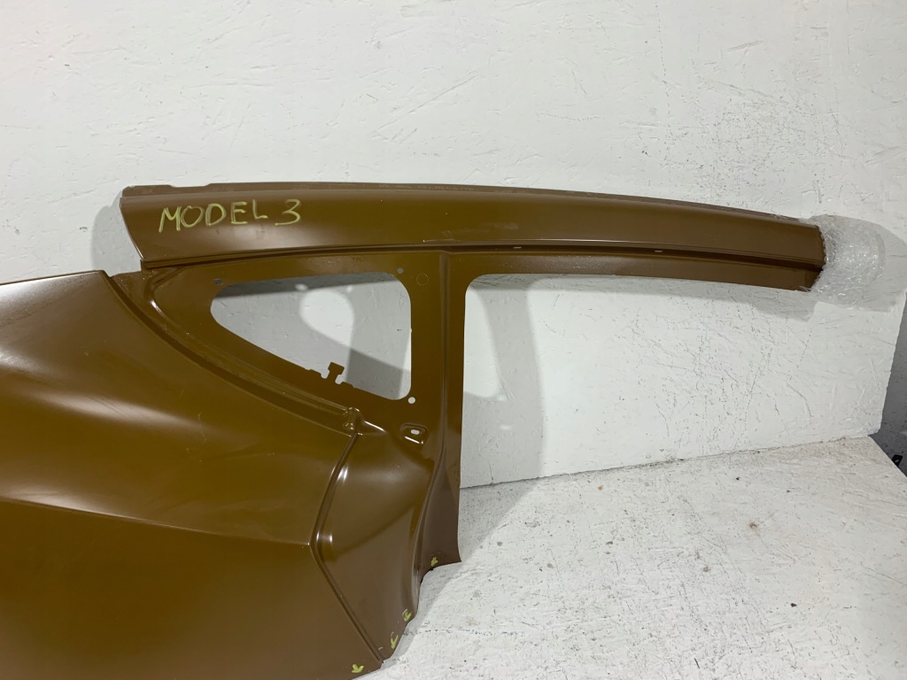 Tesla model 3 крыло  правый  задняя задний новый оригинальный номер Киев