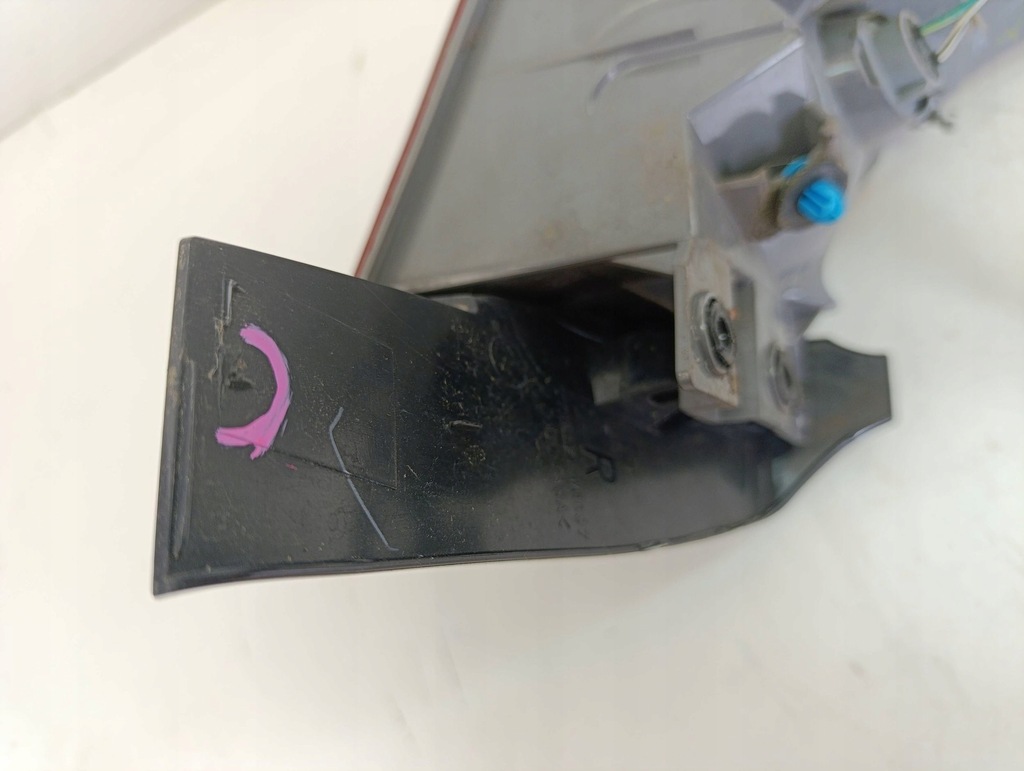 фото №8, Infiniti q50s лампа led задняя правая крыла sedan