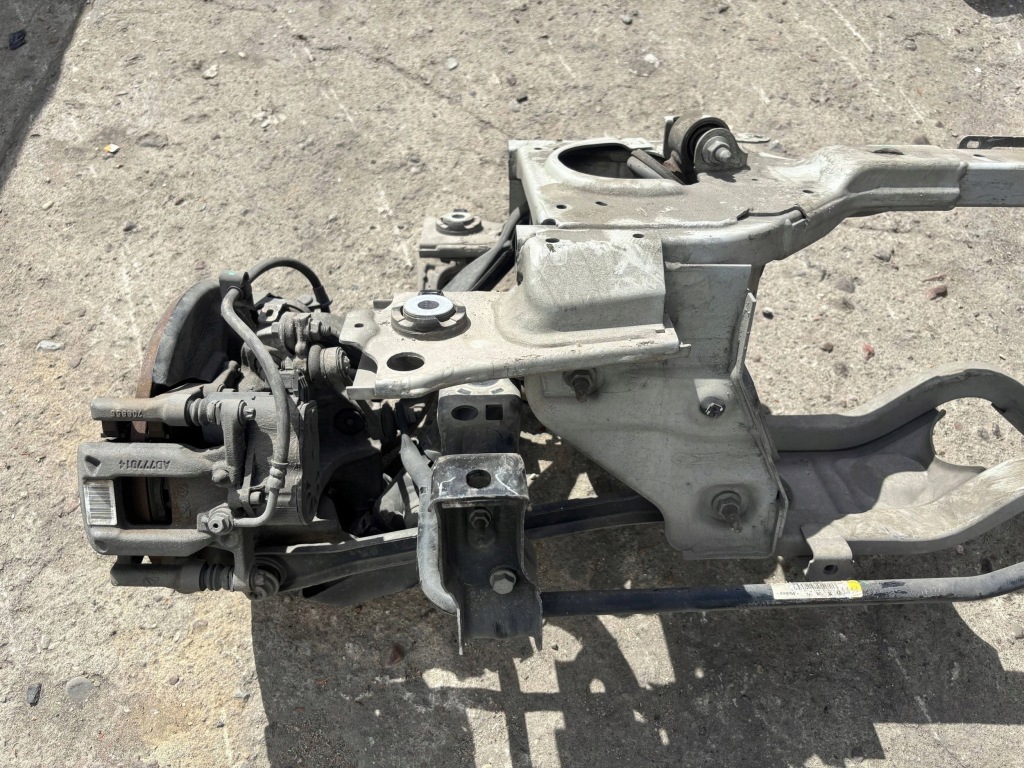 Балка подвеска задний  задняя комплектная peugeot 508 ii hybrid 1.6 thp Киев