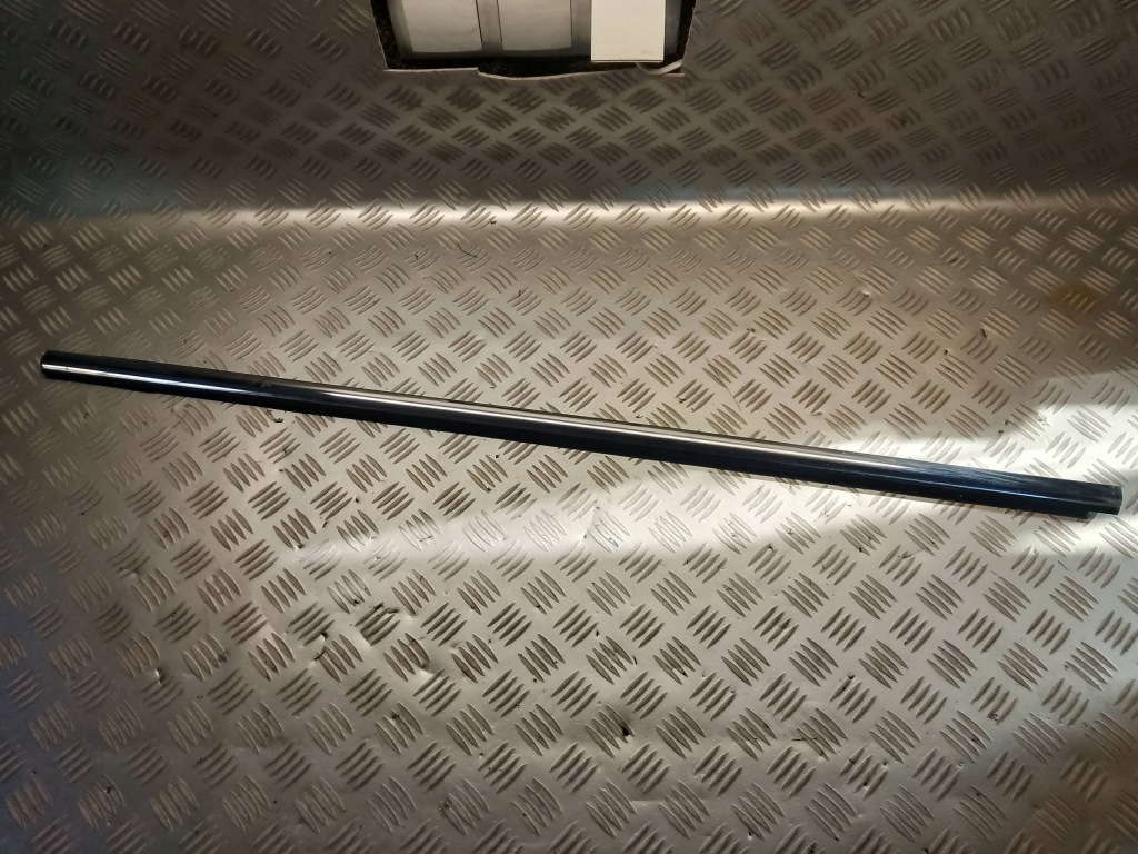 Купить Vw atlas cross 2021 молдинг дверь скребок левый перед