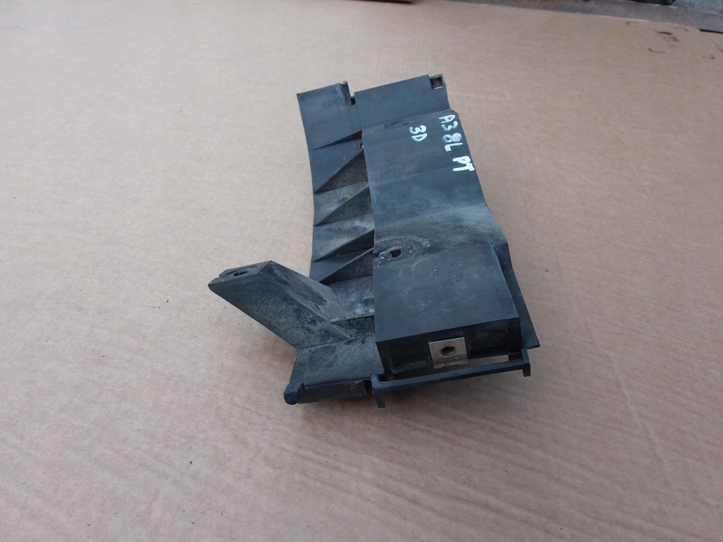 фото №5, Напрямна кронштейн бампера правий задня 8l0807378 audi a3 8l 3 двері