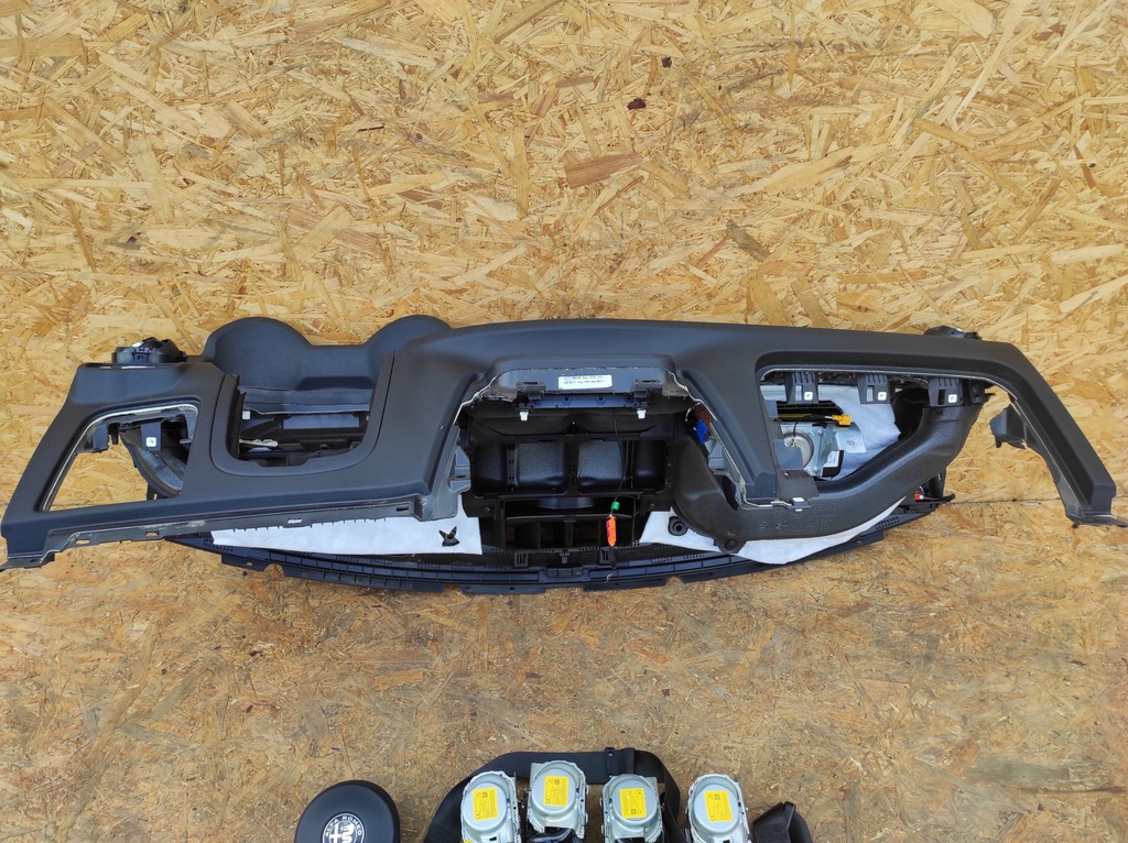 фото №10, Приборная панель консоль alfa romeo stelvio оригинал