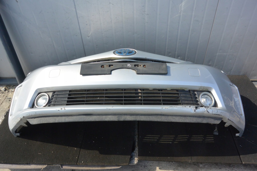 фото №1, Бампер перед передній 1f7 toyota prius plus + комплект 11-15r комплект