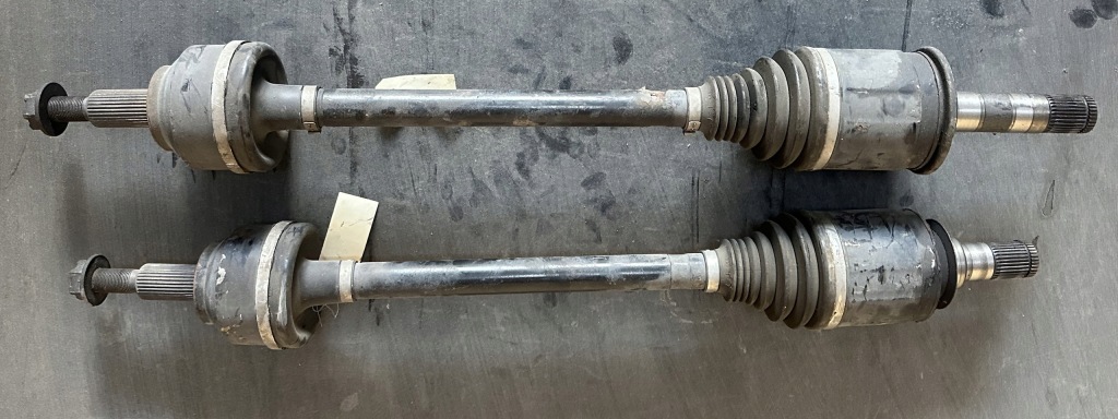 Купити Привідний вал задній jeep grand cherokee wk2 3.0 d рестайлінг