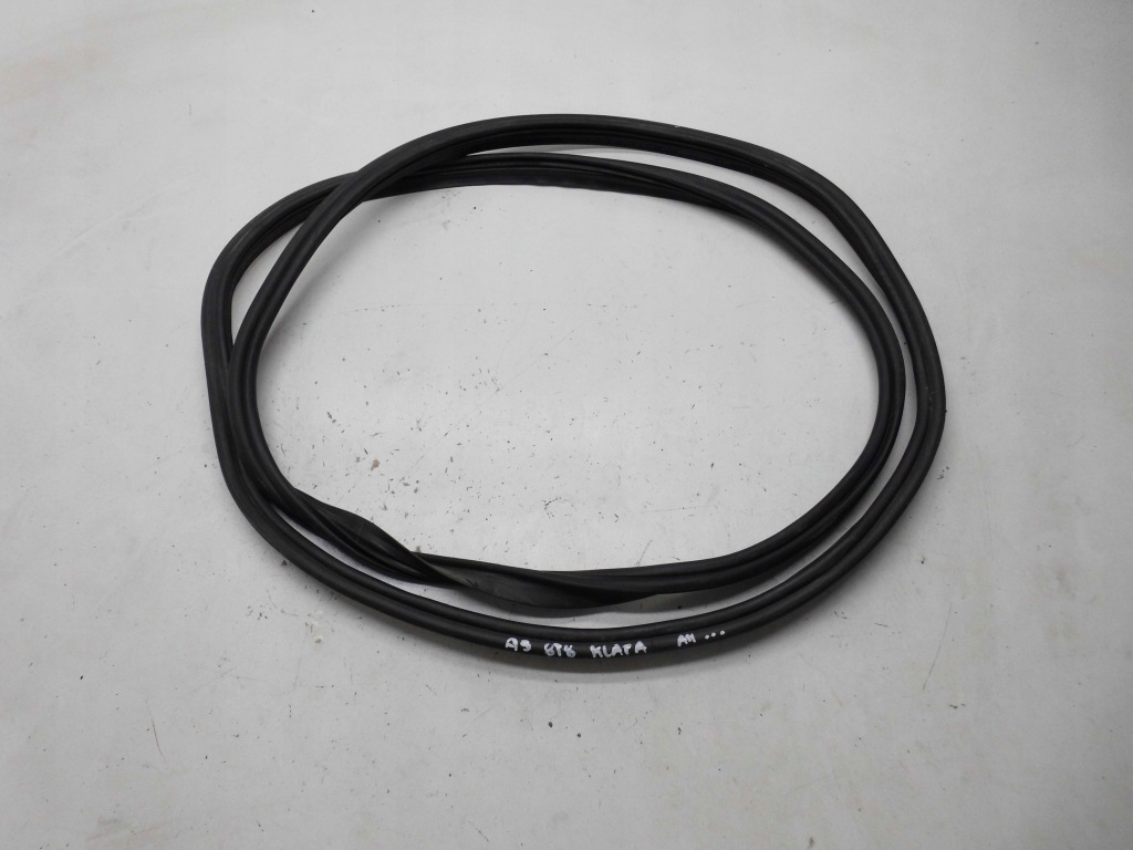 фото №1, Прокладка кузовная крышки багажника 8t8827705a audi a5 sportback оригинал