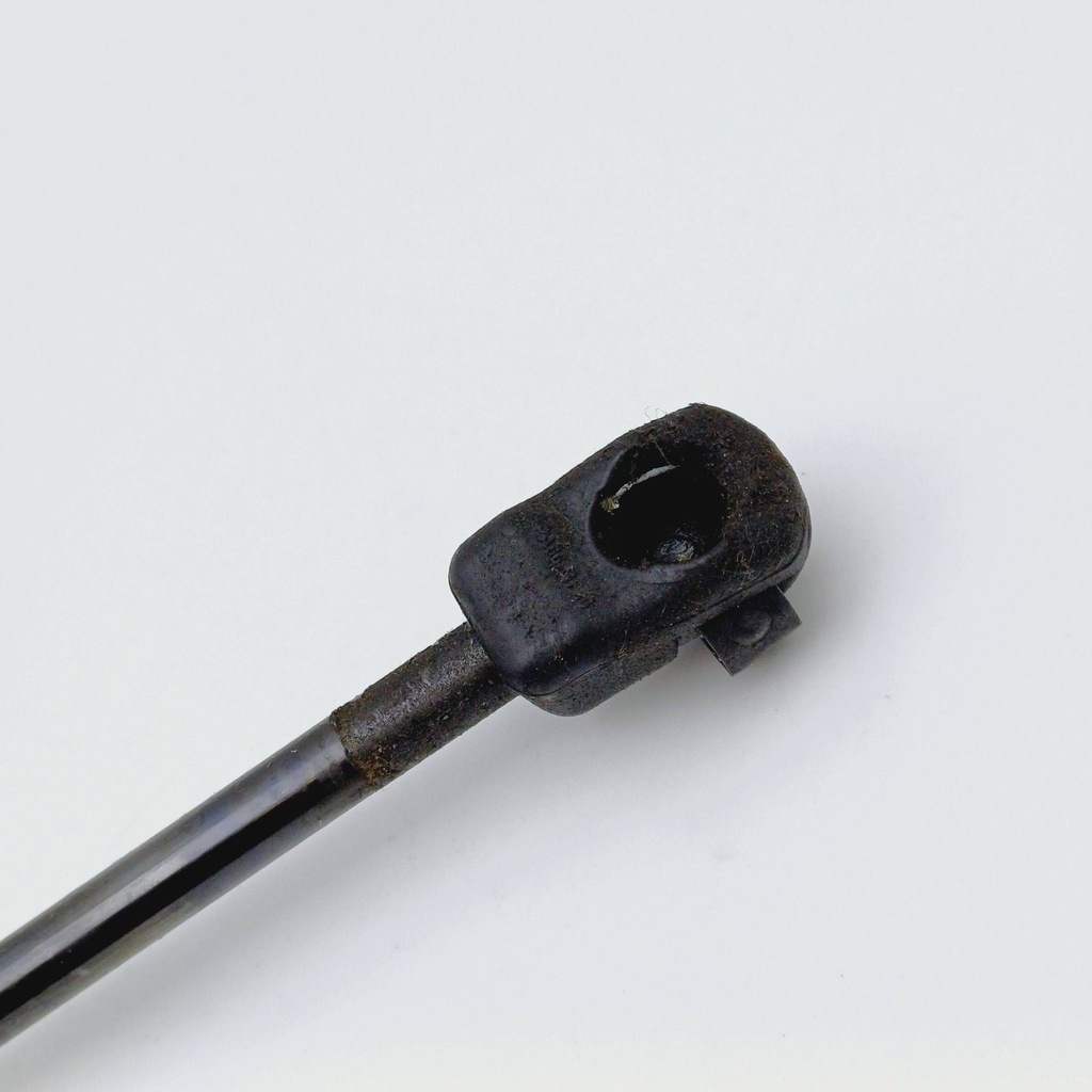 фото №6, Привод капот передней vw golf v nr17