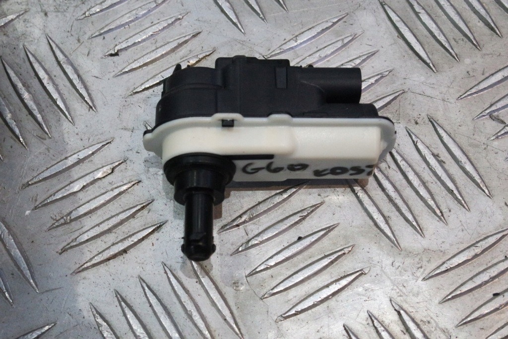 Купить Замок крышка заливной bmw 5 g60 g61 9447697