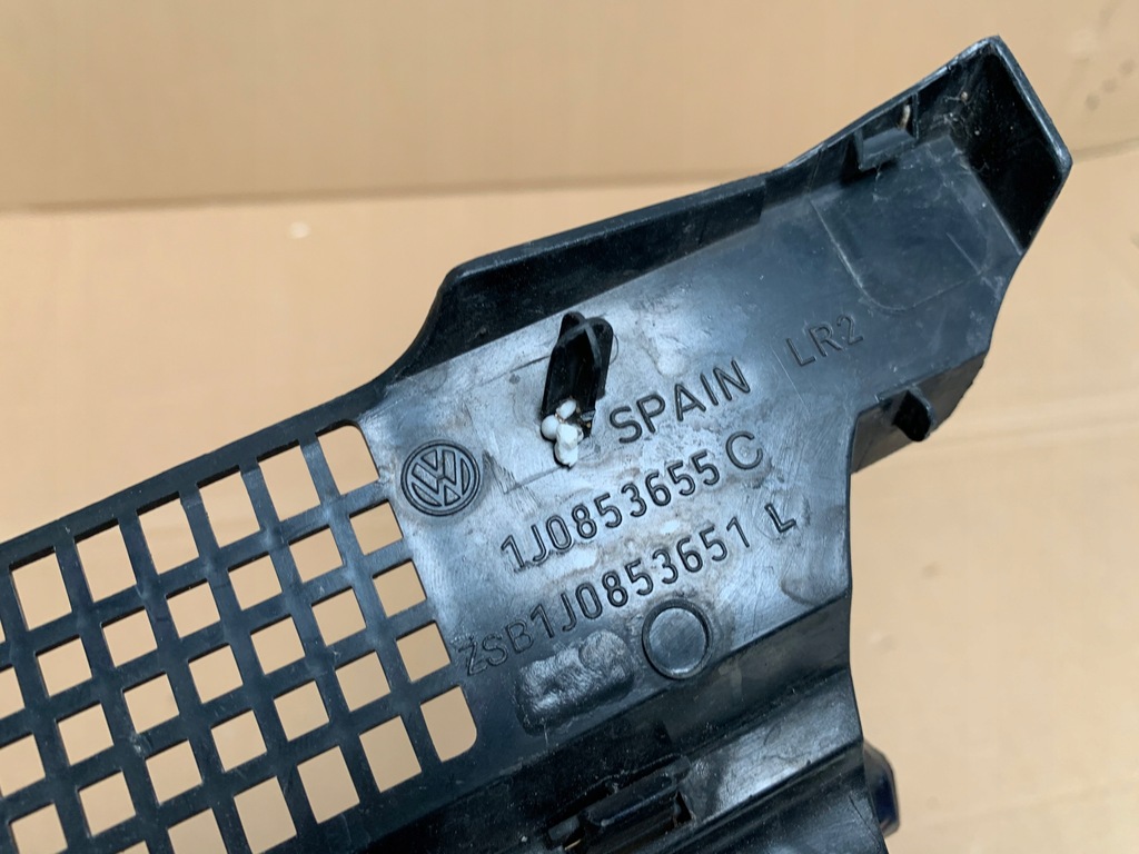 фото №3, Vw golf iv решётка радиатора