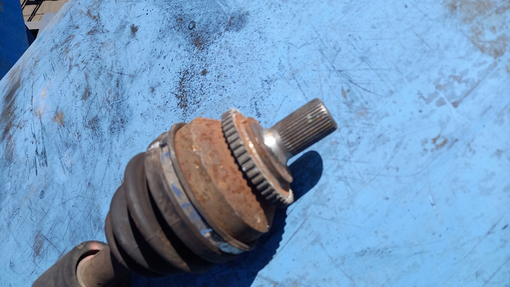 фото №2, Приводной вал левая volvo s60 v70 ii 2.4b