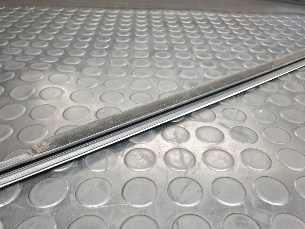 фото №12, Volvo xc60 i молдинг уплотнитель стекло задний левый левый задняя хром