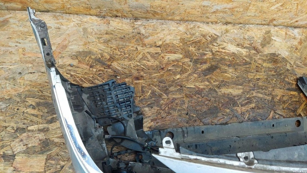 Бампер передній перед renault laguna 2 ii lift омивачі ксенон сріблястий Доставка