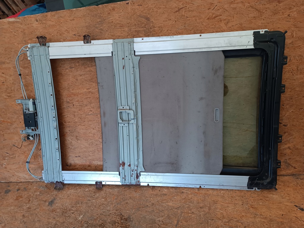 фото №16, Nissan x-trail t30 2001- моторчик люк люк