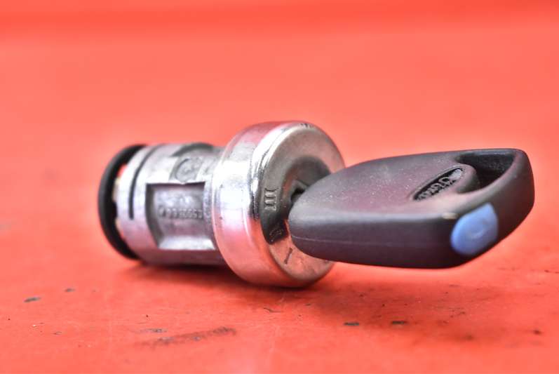 фото №5, Замок зажигания ключ вкладка uc592300f ford mondeo mk3 2.0 tdci 130 km 03-07