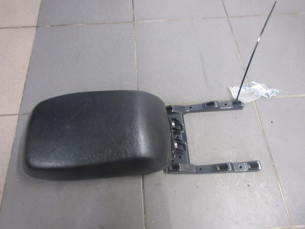 фото №1, Подлокотник hyundai i30 ii k0hgd-80811