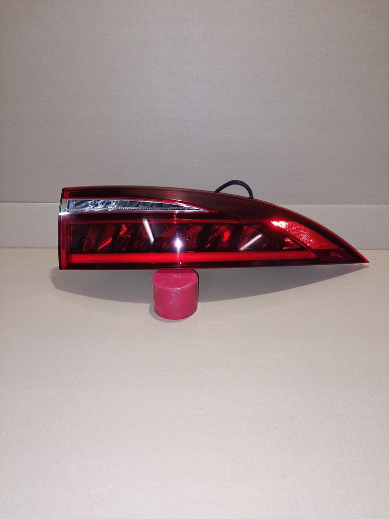 фото №1, Jaguar xf x260 sportbrake. лампа задняя правая .