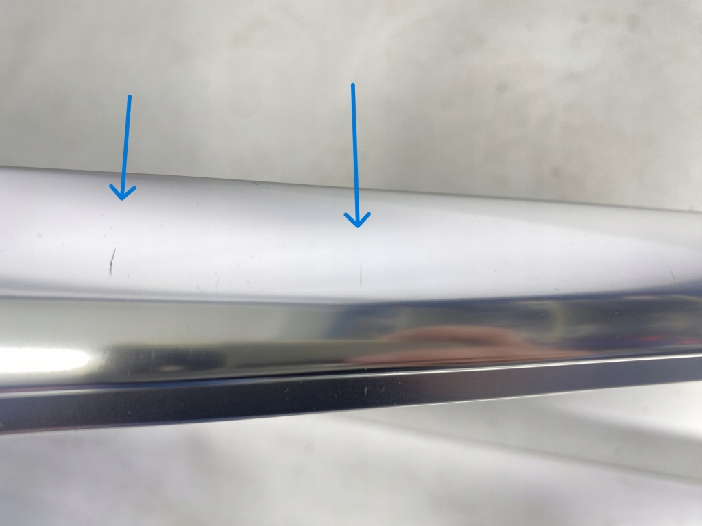 Рейлинг крышный правый  хром оригинальный номер audi a3 8p4860022n2zz в Украине