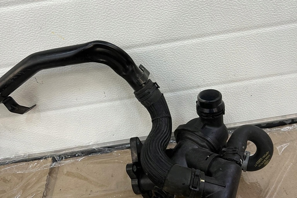 фото №12, Труба охлаждение jaguar f-pace x761 g4d38a512af дизель 2018