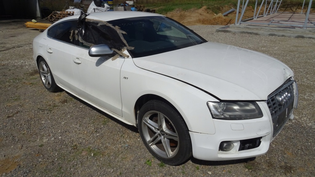 Audi a5 крыло  правый  ly9c 2011 8t0821106h Доставка