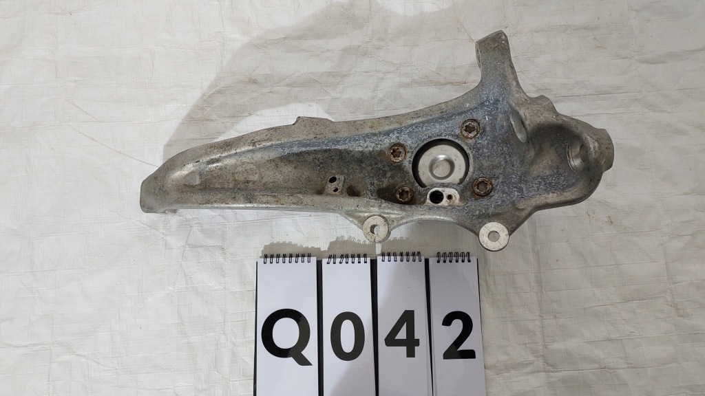 фото №8, Bmw оригинальный номер 6884377 поворотный кулак jak