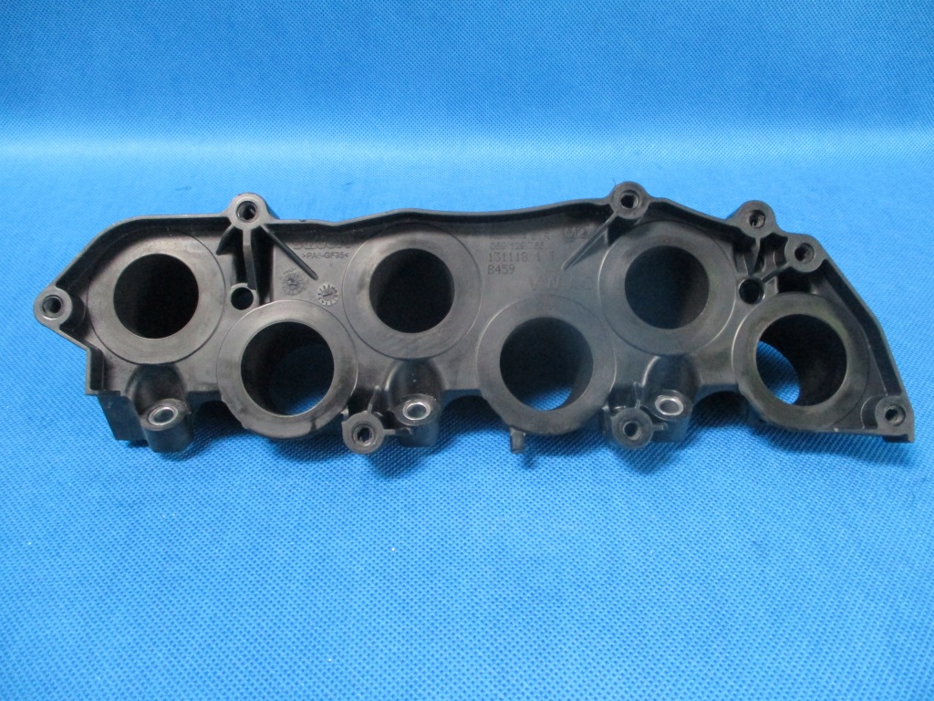 фото №1, Коллектор впускной  audi vw touareg 3.0 tdi 059129765t